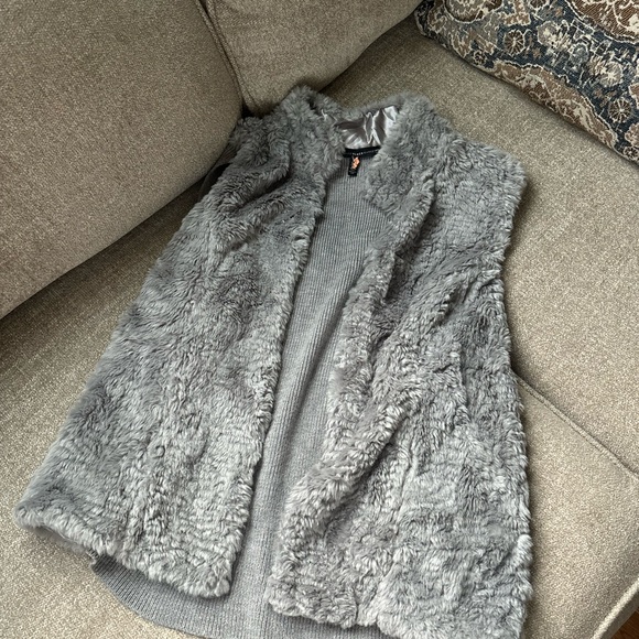 White House Black Market Gray Teddy vest with Tailored Silhouette - Picture 1 of 5